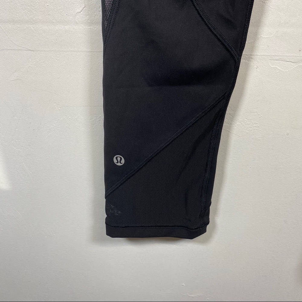Lululemon Black mesh side pockets cropped legging - Picture 2 of 7